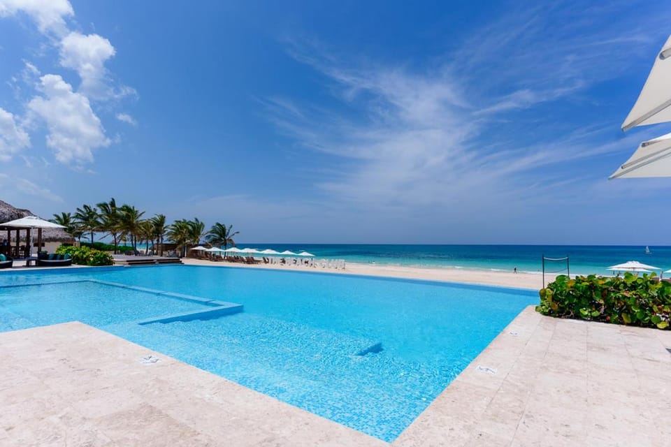 Aqua Fam Swim out Suite - Pool @ Cana Rock G 117 Apartment in Punta Cana