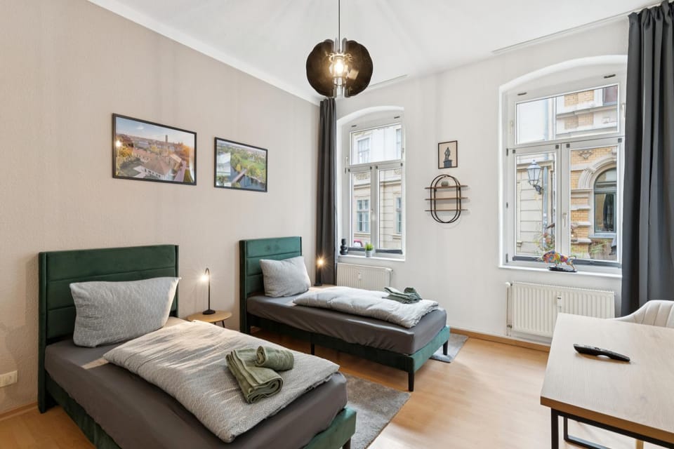 Photo of the whole room, Bedroom
