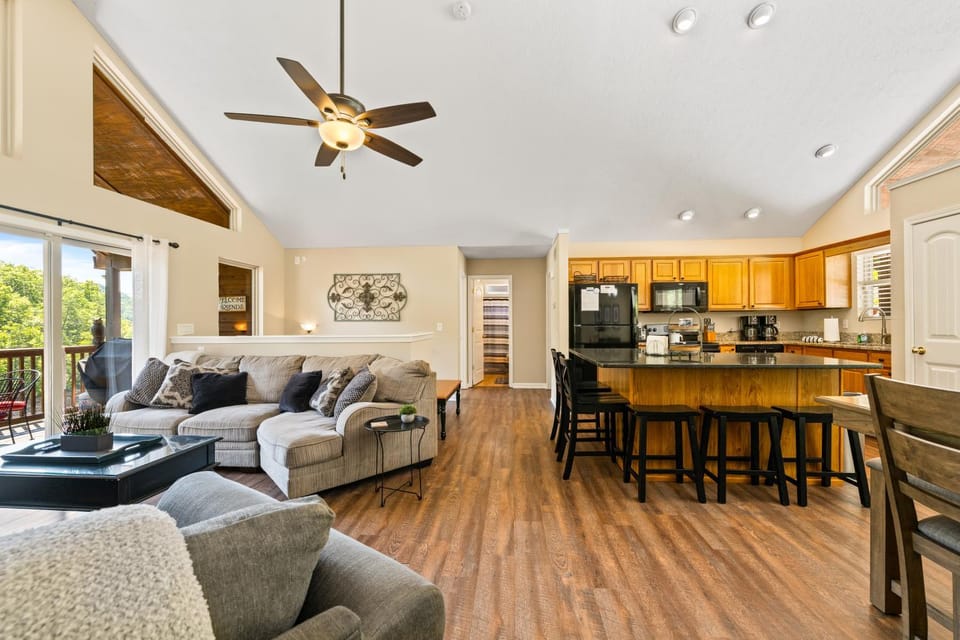 Kitchen or kitchenette, Living room, Seating area
