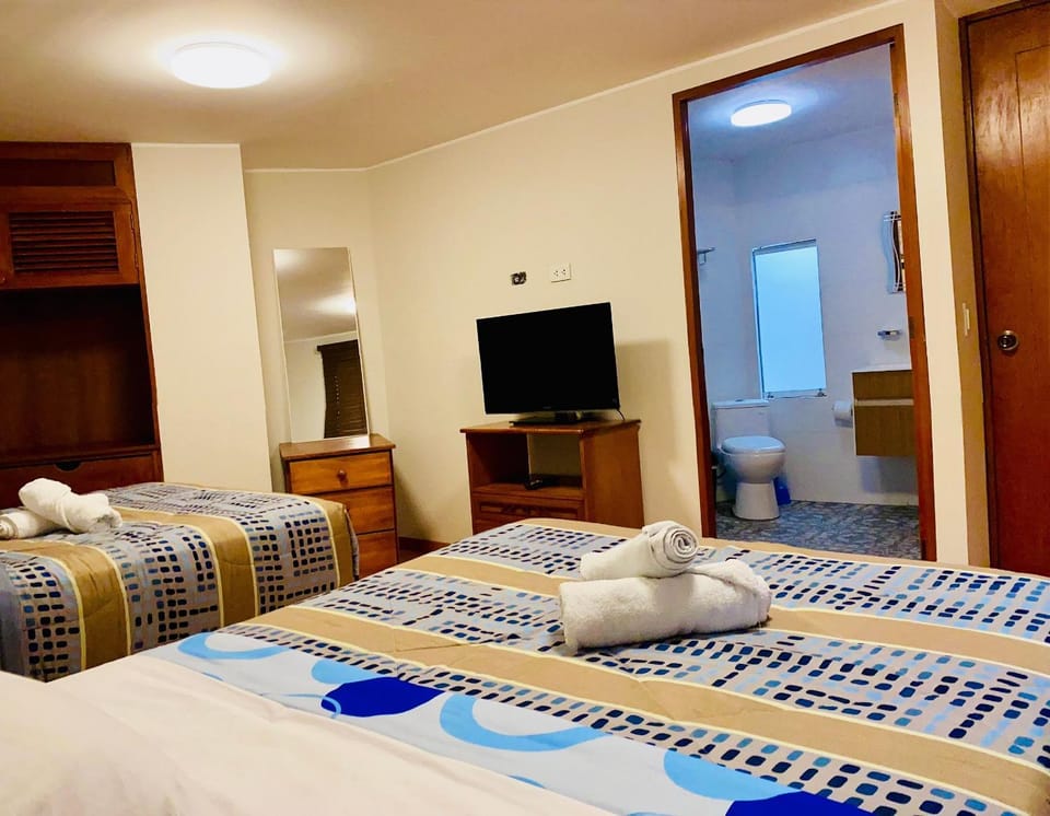 Suite Independiente con Baño Privado – Miraflore House in Miraflores