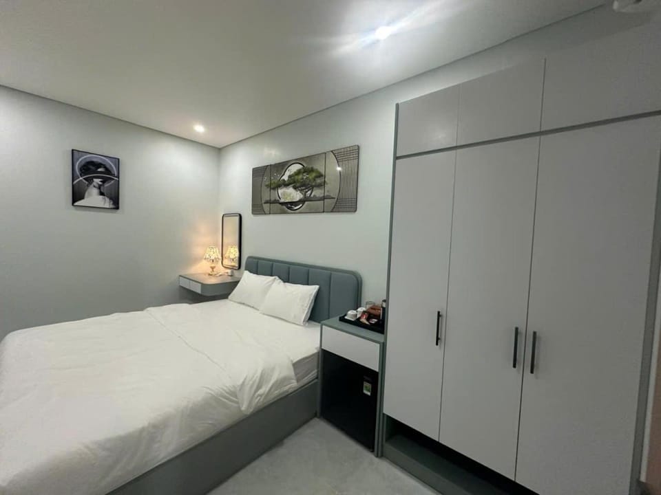 Bedroom, wardrobe
