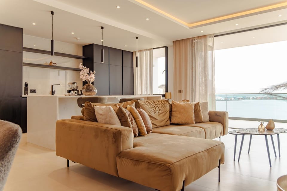 Kitchen or kitchenette, Living room, Seating area