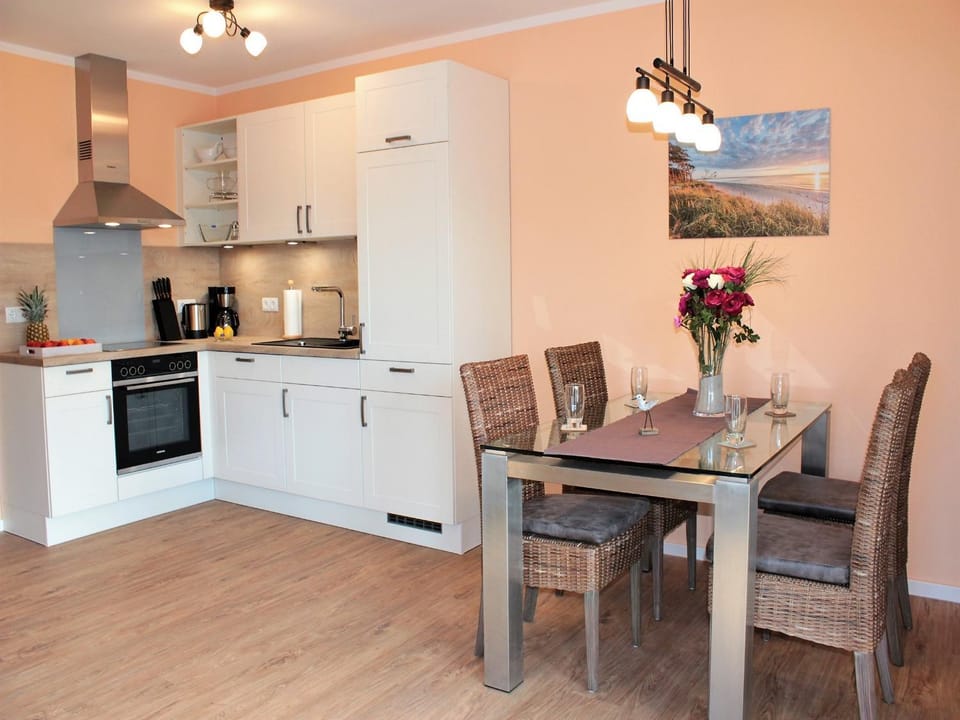 Dining area, kitchen