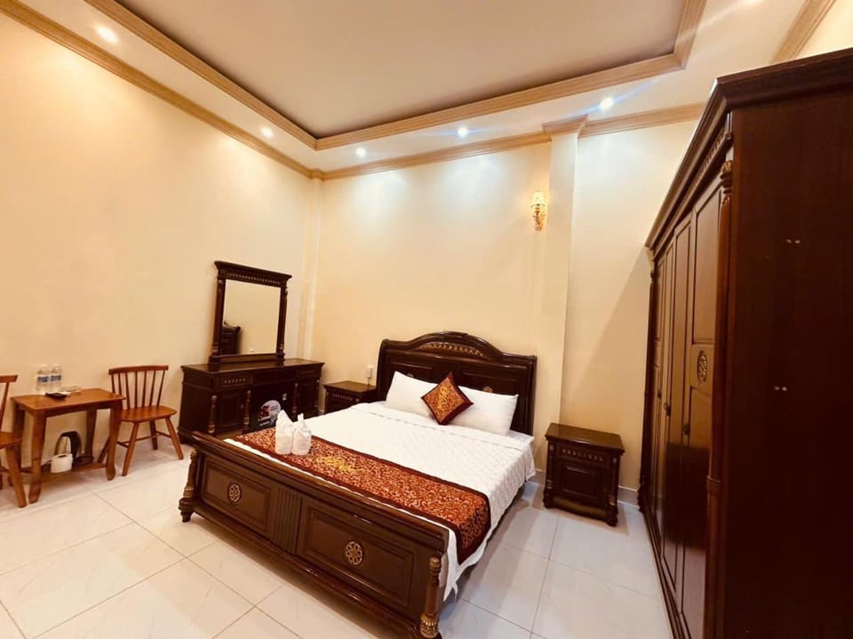 Khách Sạn Minh Thịnh Hotel in Ho Chi Minh City