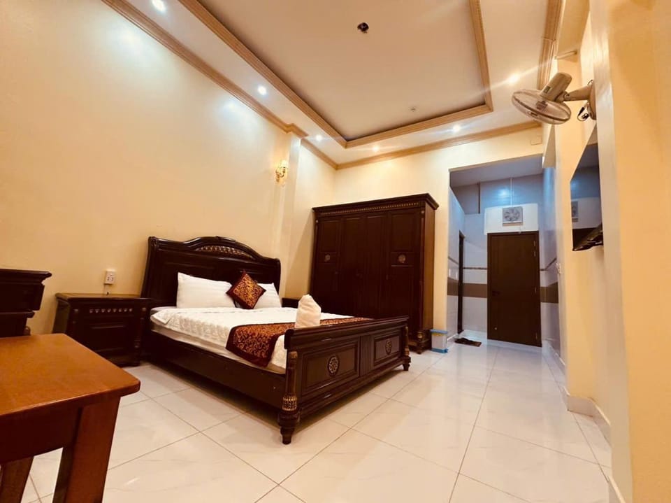 Khách Sạn Minh Thịnh Hotel in Ho Chi Minh City