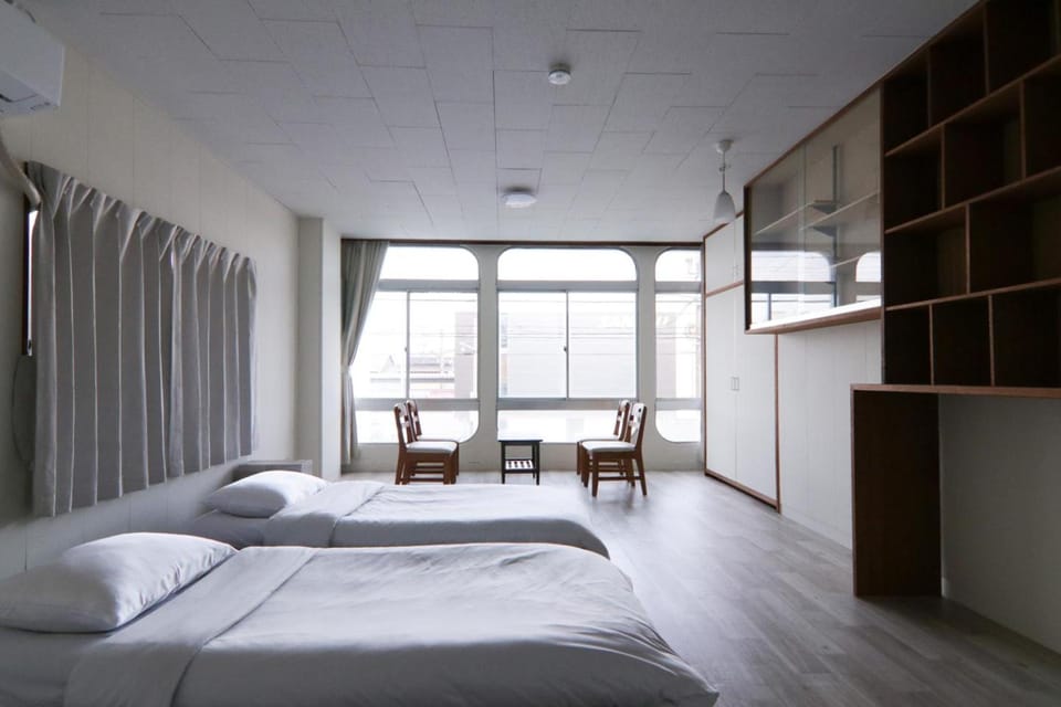 Photo of the whole room, Bedroom