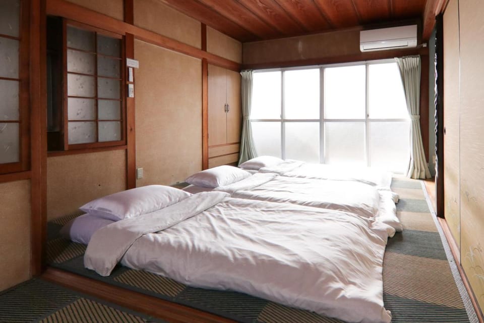 Photo of the whole room, Bedroom, air conditioner