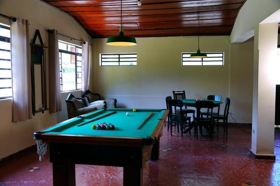 Billiard, Game Room