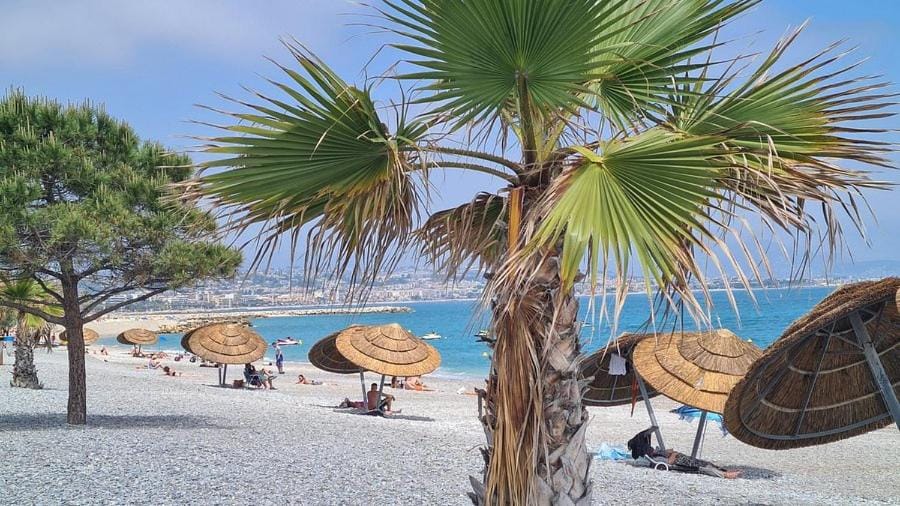 La Plage rooftop Apartment in Villeneuve-Loubet