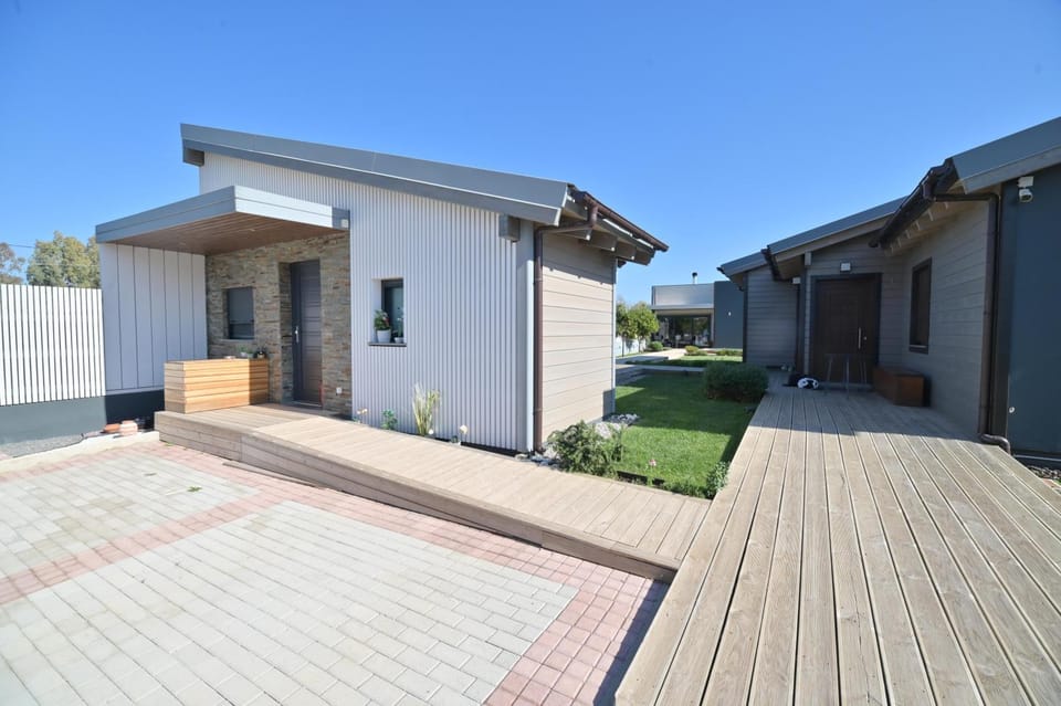 Property building, Garden
