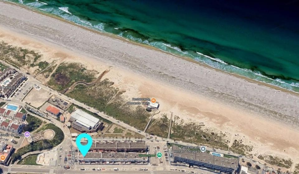 Property building, Beach, Location