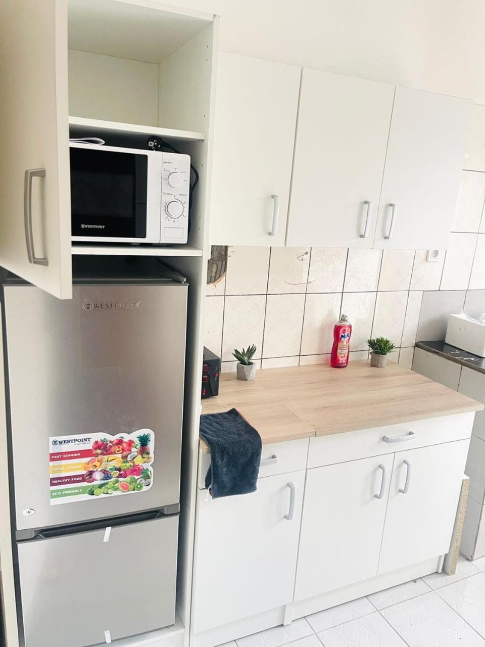 microwave, kitchen