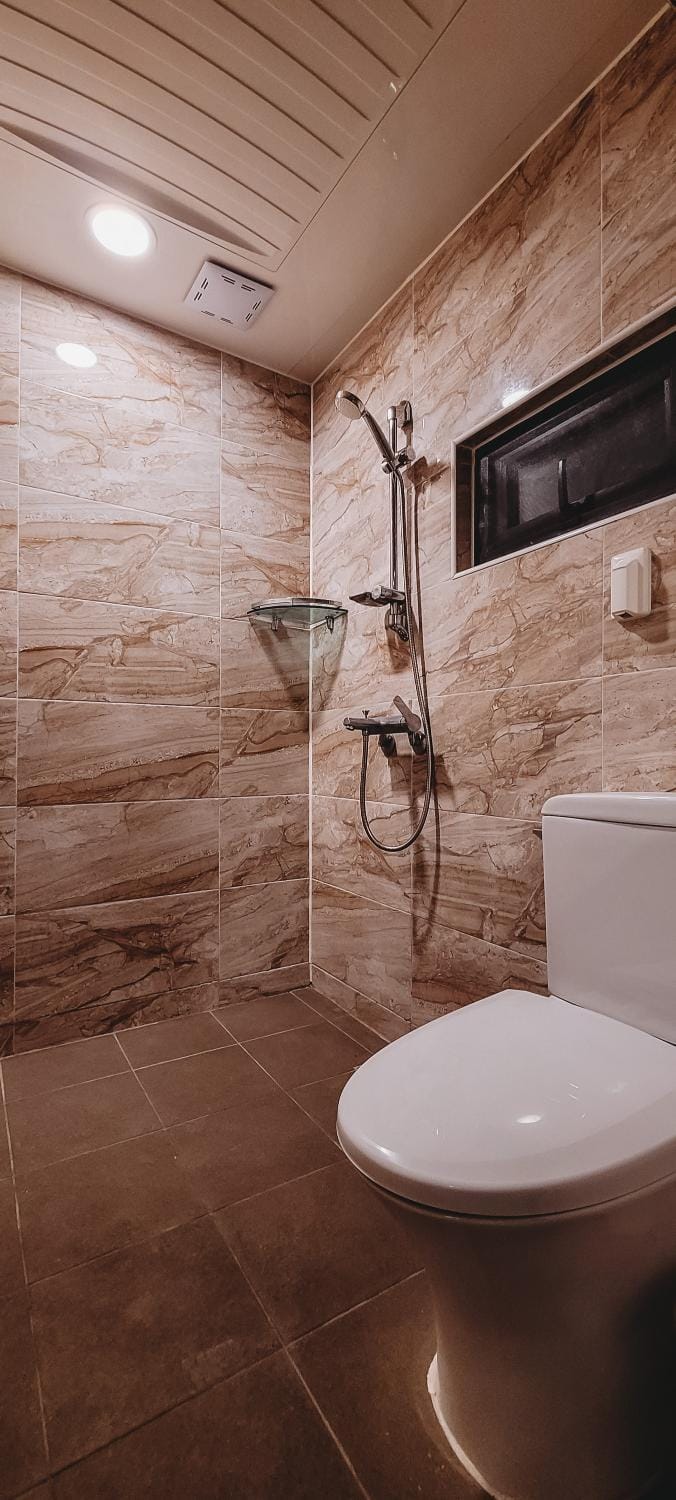 Shower, Toilet, Bathroom