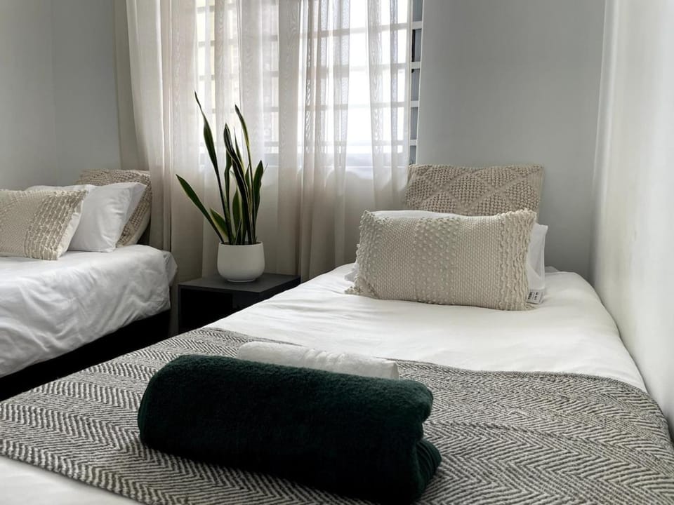 Surf & Stay - Muizenberg Beach Apartment in Cape Town