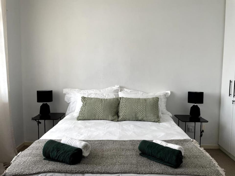 Surf & Stay - Muizenberg Beach Apartment in Cape Town