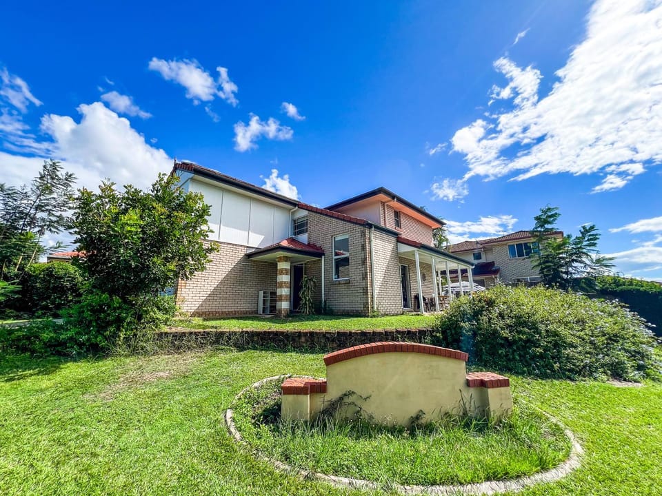 Vista Air conditioned Holiday Dream Castle Youth Hotel Bed and Breakfast in Brisbane
