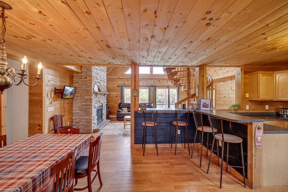TV and multimedia, Kitchen or kitchenette, Dining area