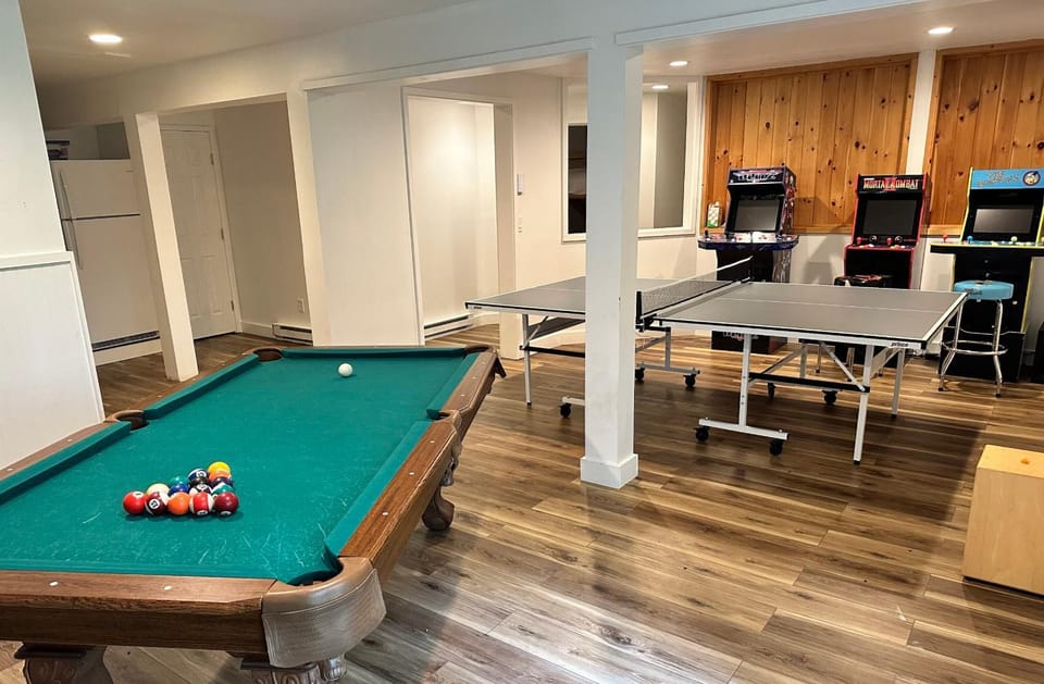 Billiard, Game Room, Table tennis, TV and multimedia, Kitchen or kitchenette