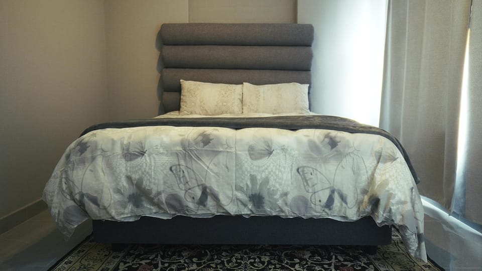 Halaal Serenity 3bedroom 6sleeper House in Cape Town
