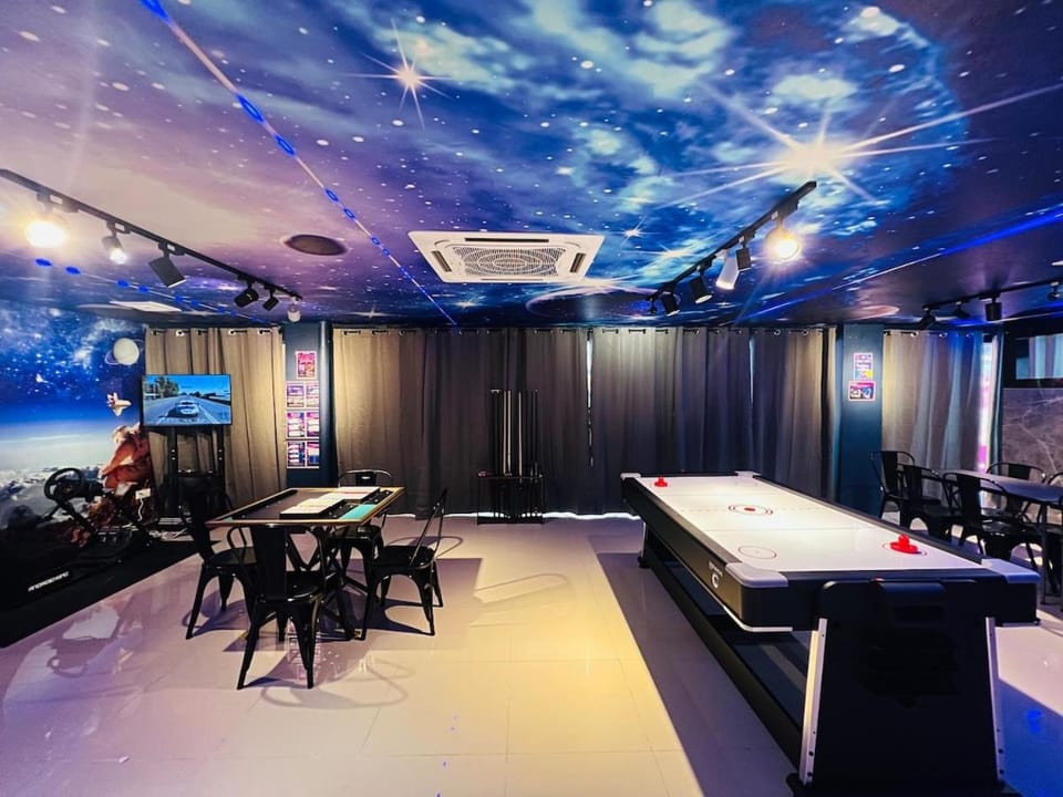 Sunway Pyramid VR Games Gathering Buffet 16Pax Apartment in Subang Jaya