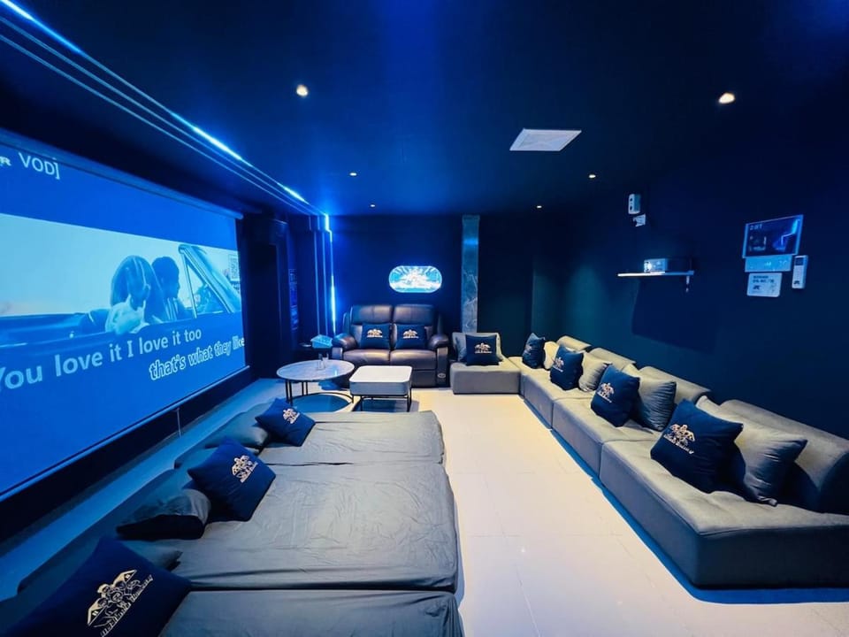 Sunway Pyramid VR Games Gathering Buffet 16Pax Apartment in Subang Jaya