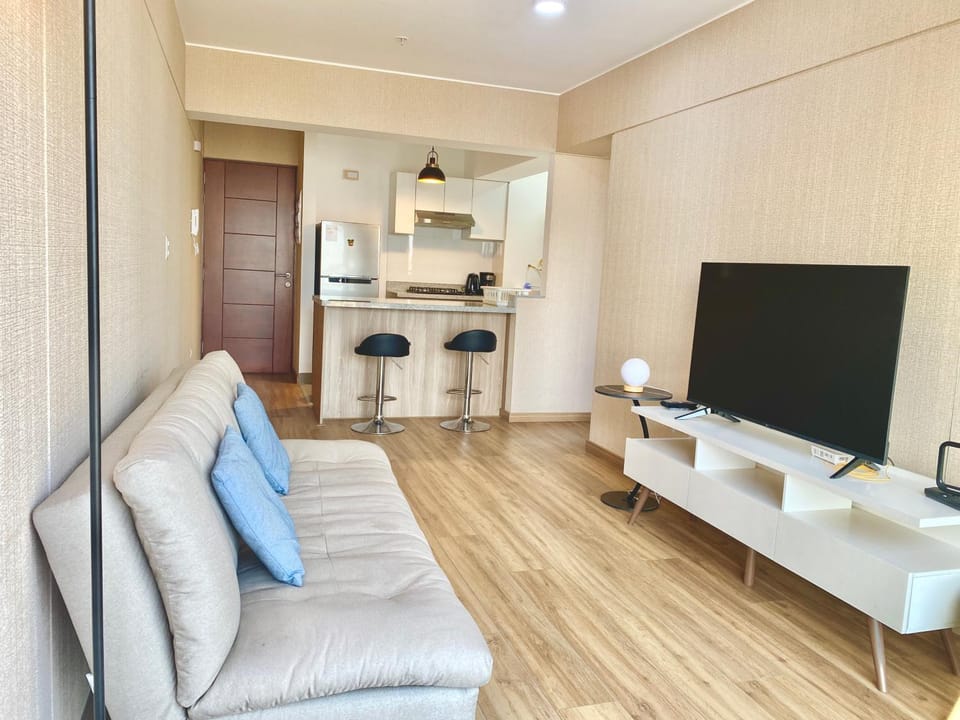 TV and multimedia, Kitchen or kitchenette, Living room