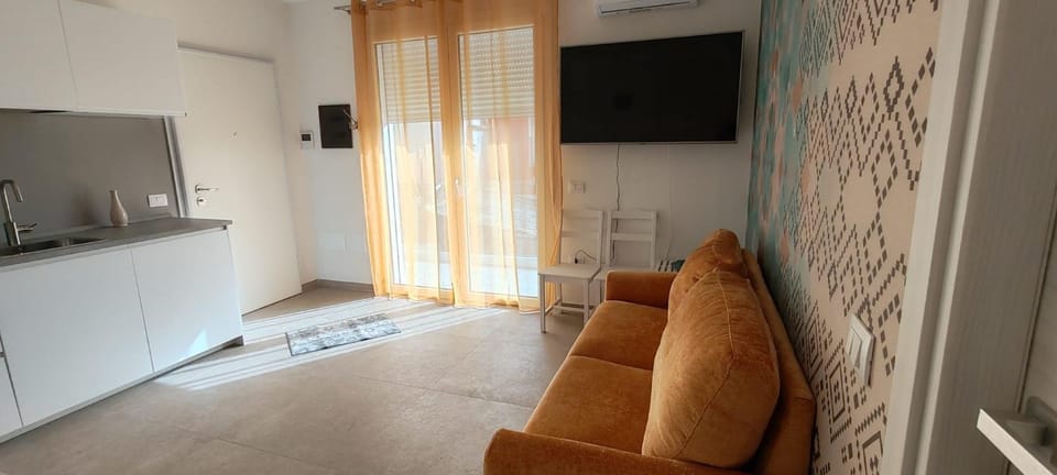 Communal lounge/ TV room, TV and multimedia, Entertainment