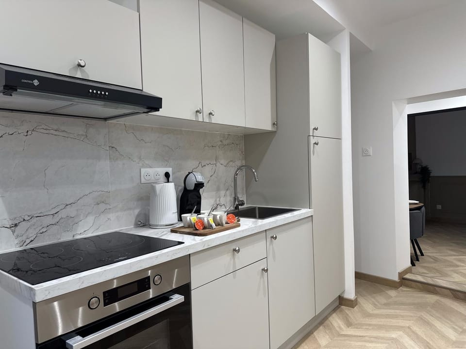 Kitchen or kitchenette, kitchen