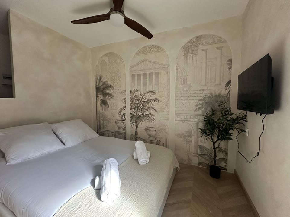 TV and multimedia, Photo of the whole room, Bedroom