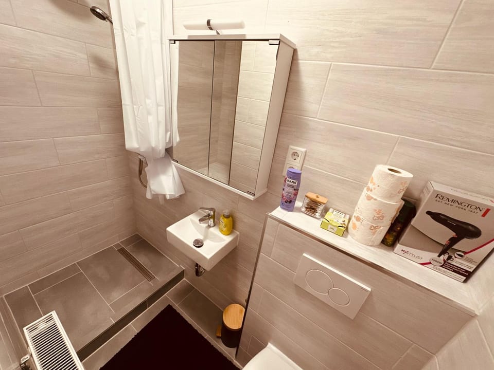 Shower, Bathroom
