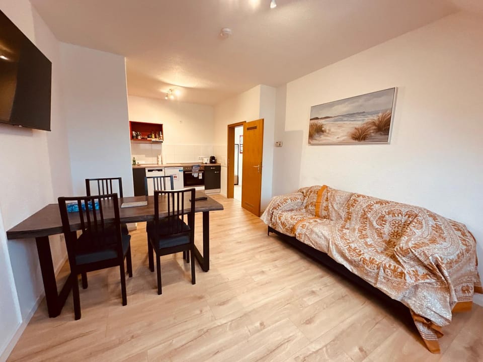 Living room, Photo of the whole room, Dining area