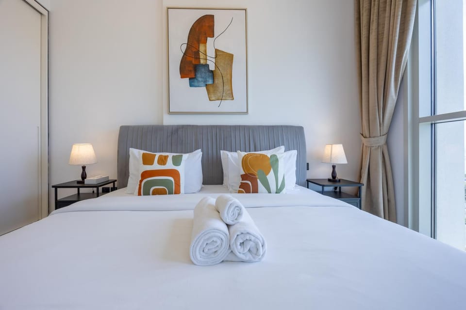 Bed, Decorative detail, Bedroom, towels