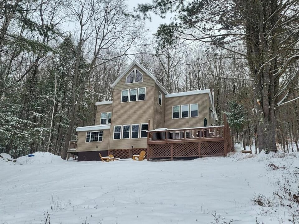 Spacious, modern, home by the lake! House in Great Sacandaga Lake