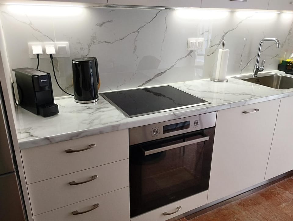 Coffee/tea facilities, kitchen