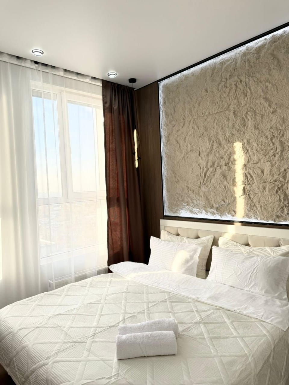 Bed, Bedroom, towels