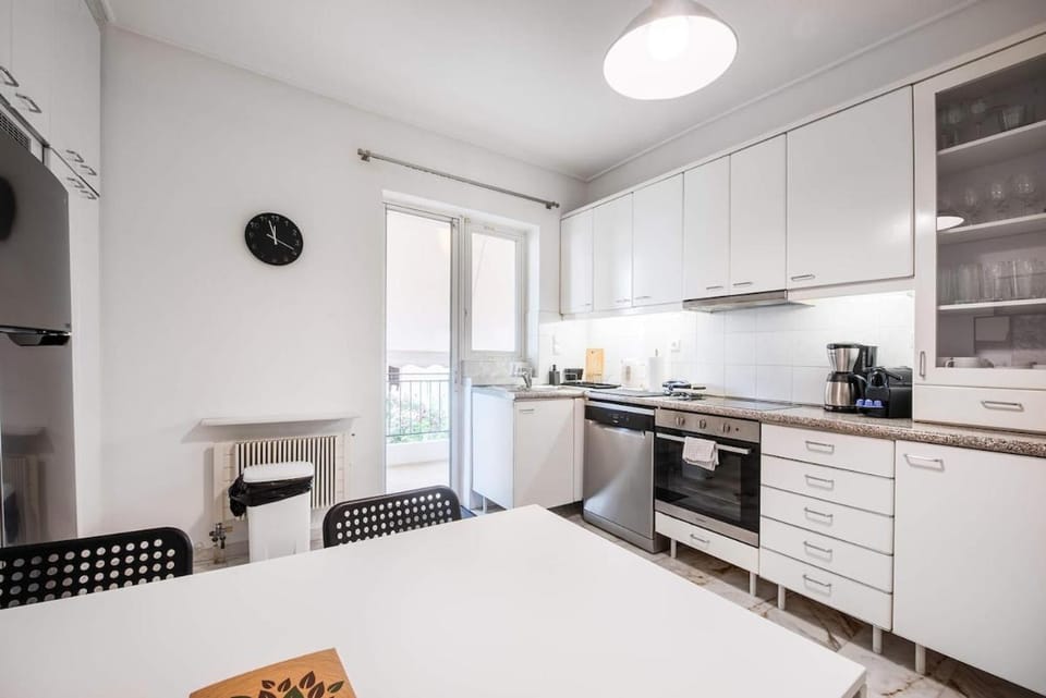 Elysian Smyrni - Marble Elegance Retreat Apartment in Kallithea