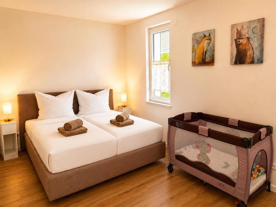 Perfekt für Familien - Garten mit Spielgeräten, zwischen See & Stadt Apartment in Halle Saale