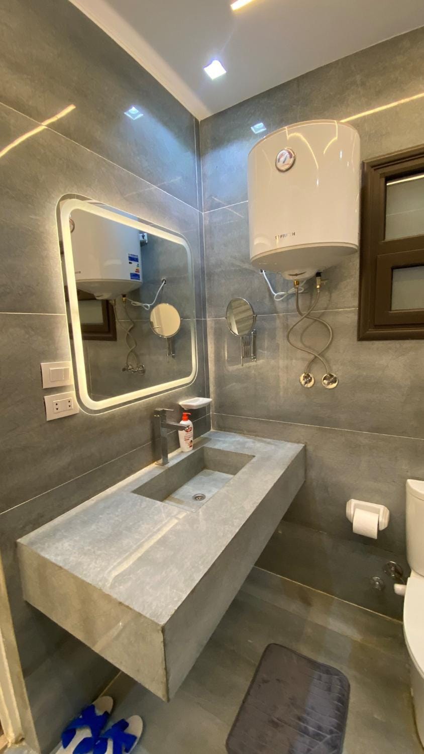 Chic Stylish Apartment with Cozy Private Garden Apartment in Cairo Governorate