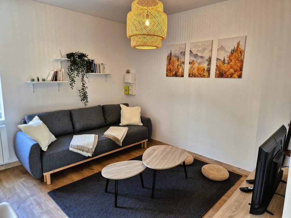 TV and multimedia, Living room, Seating area
