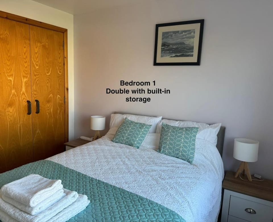 Bed, Bedroom, towels, wardrobe