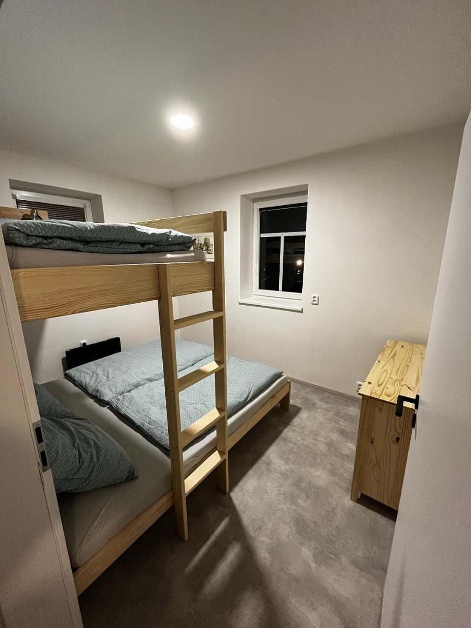 Bed, Photo of the whole room, Bedroom, bunk bed