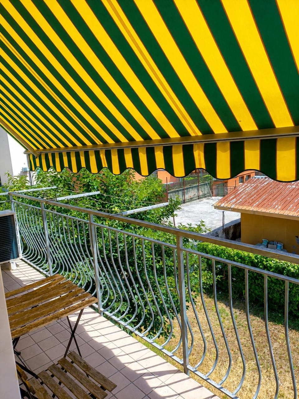 Property building, Balcony/Terrace, Balcony/Terrace