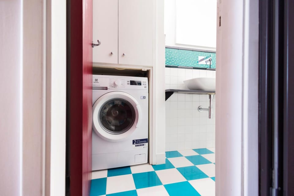 Kitchen or kitchenette, washing machine, dryer