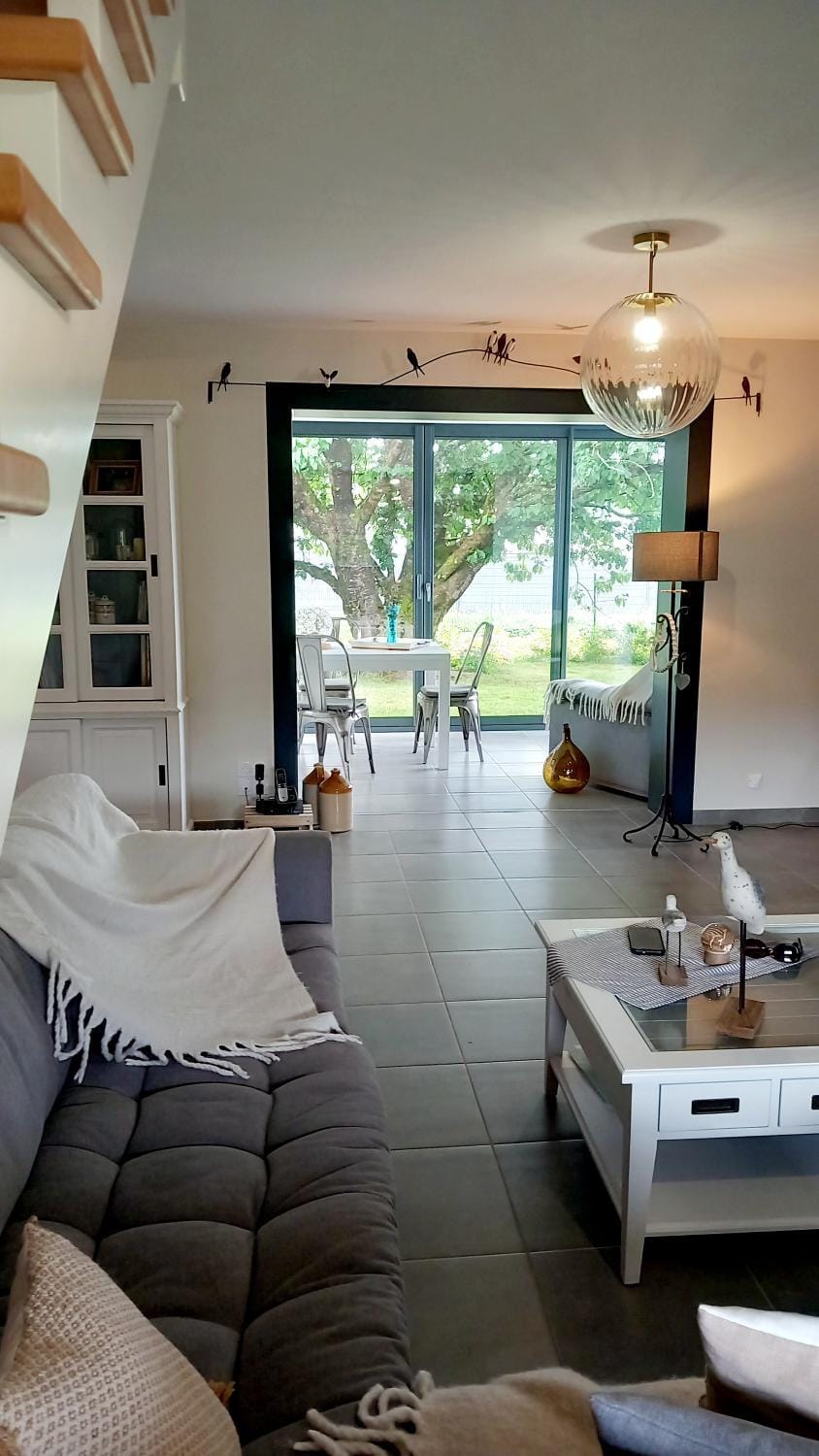 Communal lounge/ TV room, TV and multimedia, Living room, Seating area, Dining area