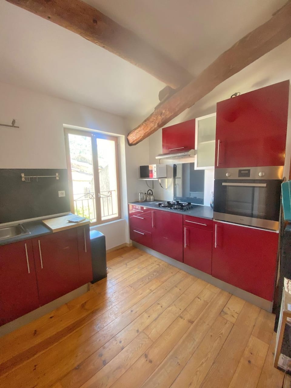 Kitchen or kitchenette, oven, stove