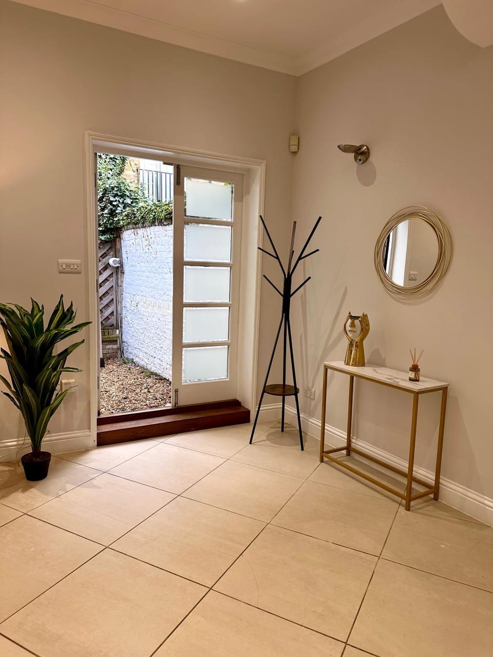 Camden Modern 2BR Apartment, Minutes to Tube & City Central Apartment in London Borough of Islington