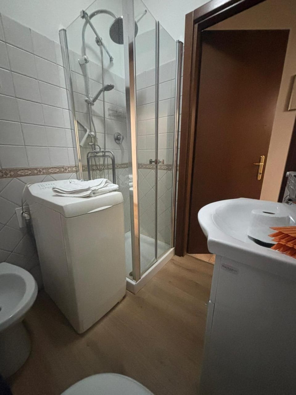Shower, Bathroom, washing machine