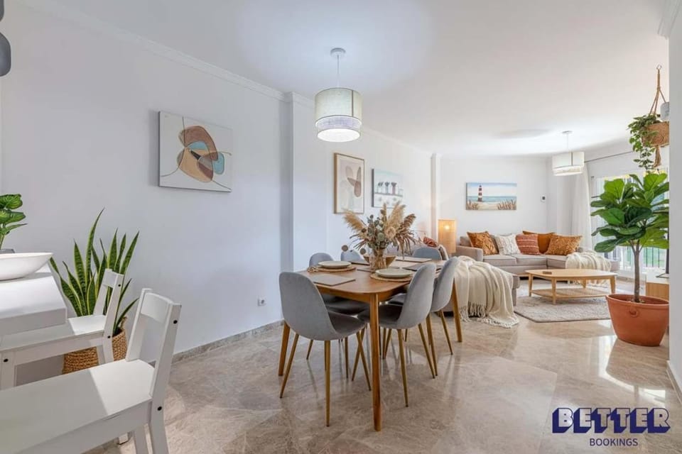 Modern 2BR Pool And 5min Beach Access Apartment in Sitio de Calahonda