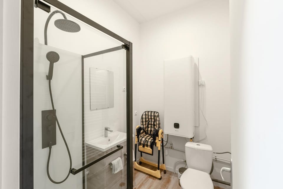 Shower, Toilet, Bathroom