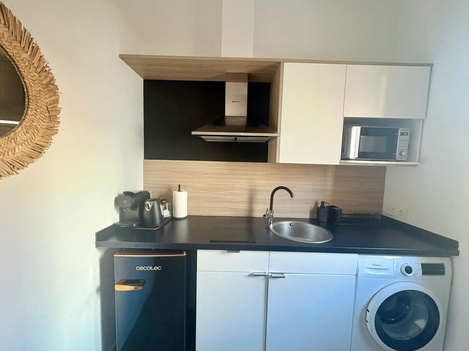 Retiro Residence Jade Apartment in Madrid